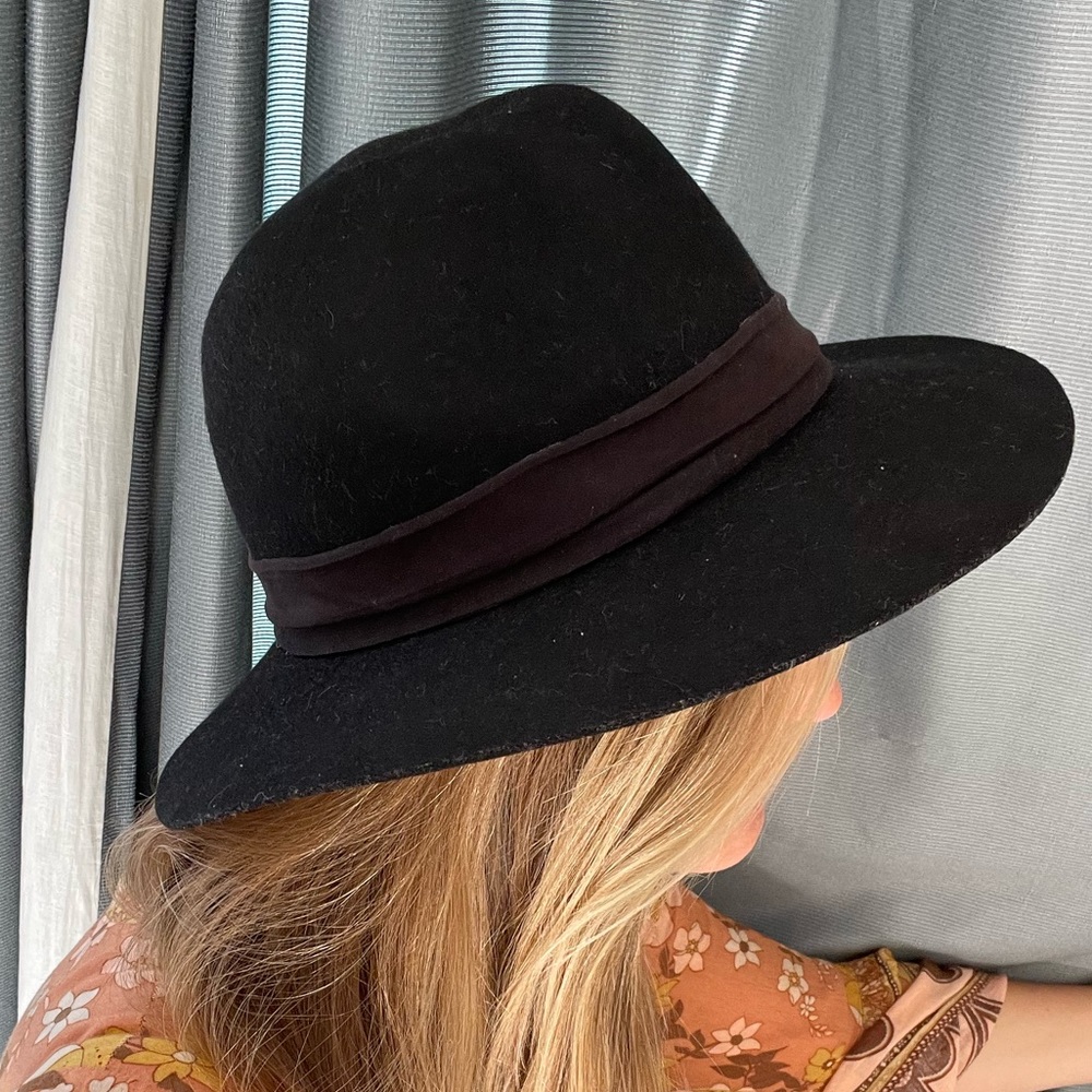 Black wool hat